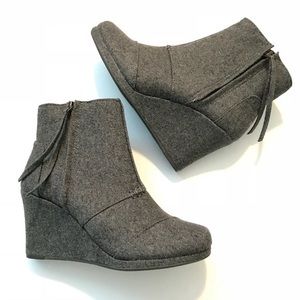 Toms Gray Wool Wedges size 9.5